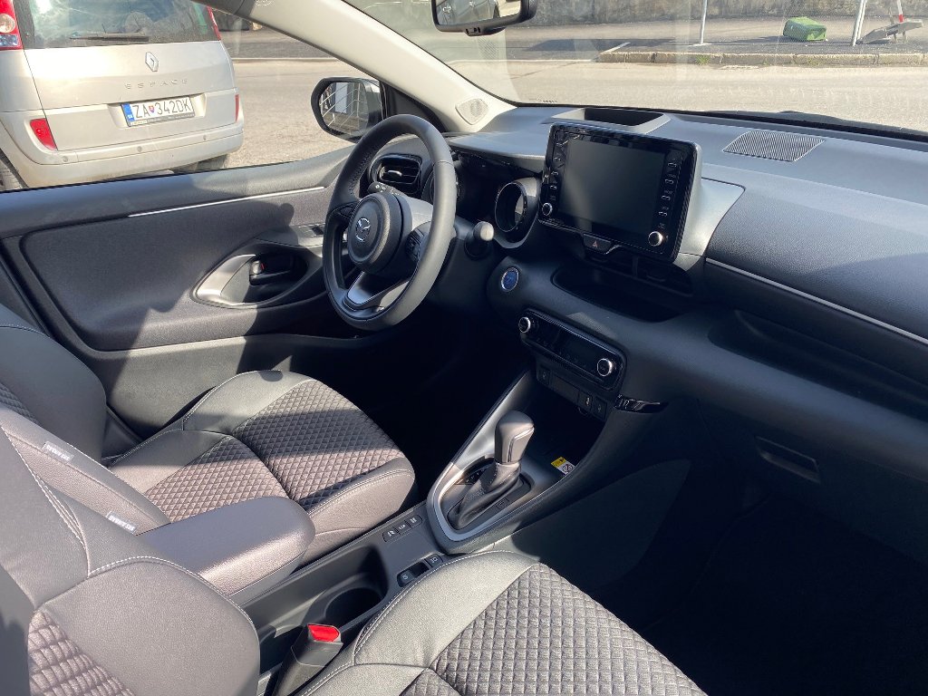 Mazda 2 Hybrid