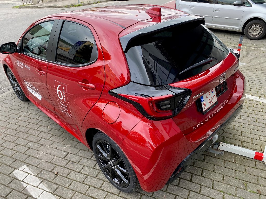 Mazda 2 Hybrid