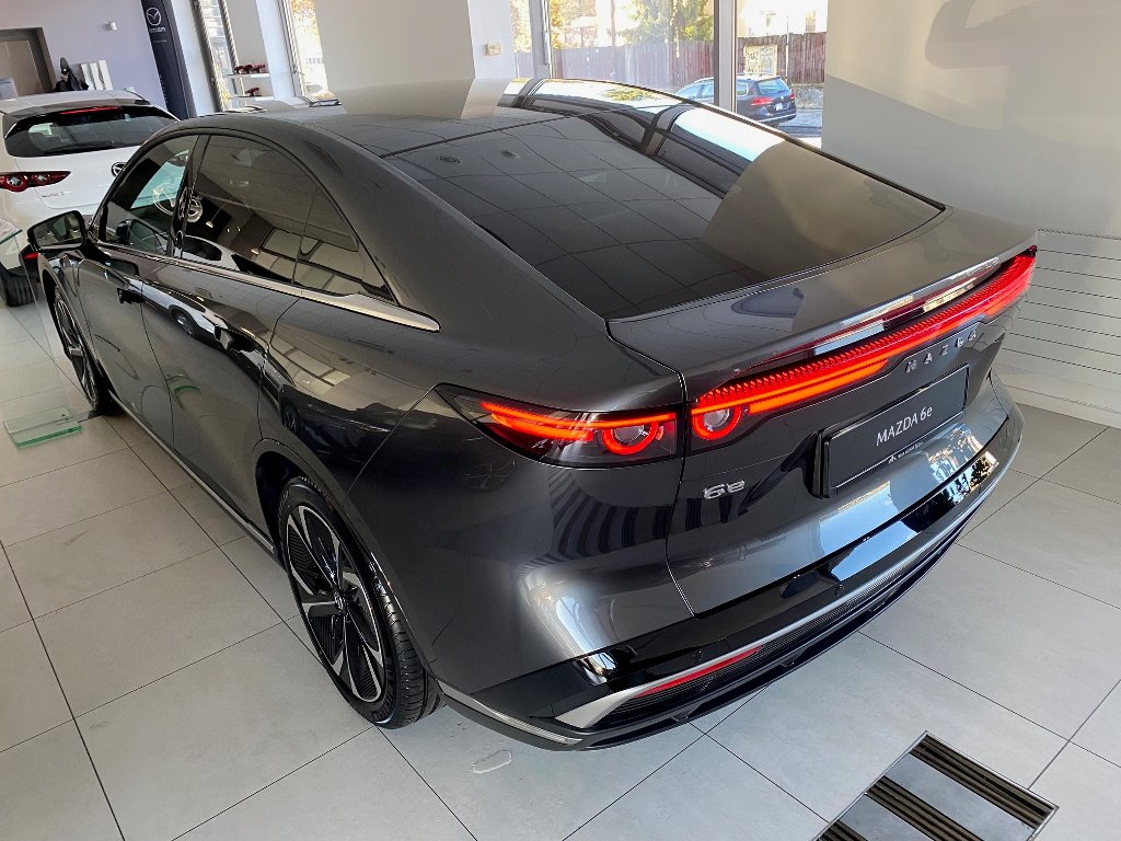 Mazda 6e