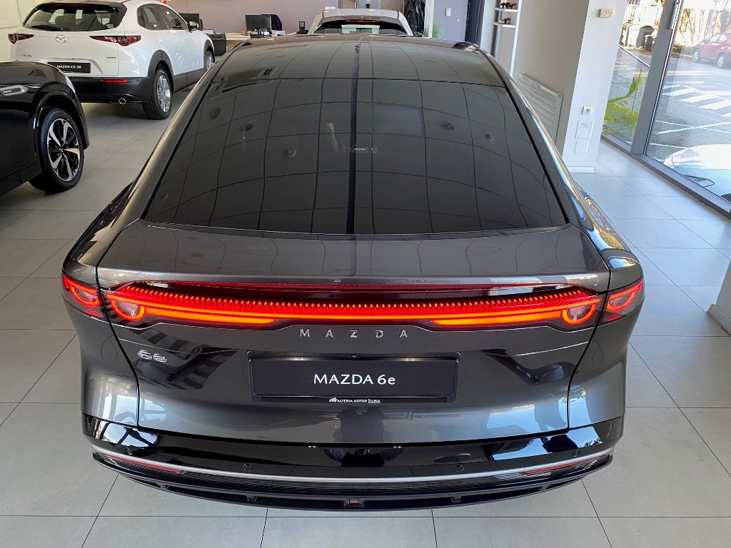 Mazda 6e