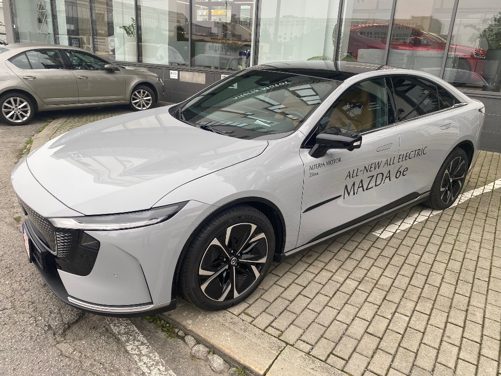 Mazda 6e