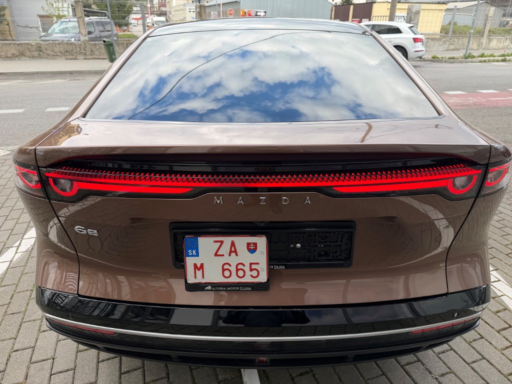 Mazda 6e