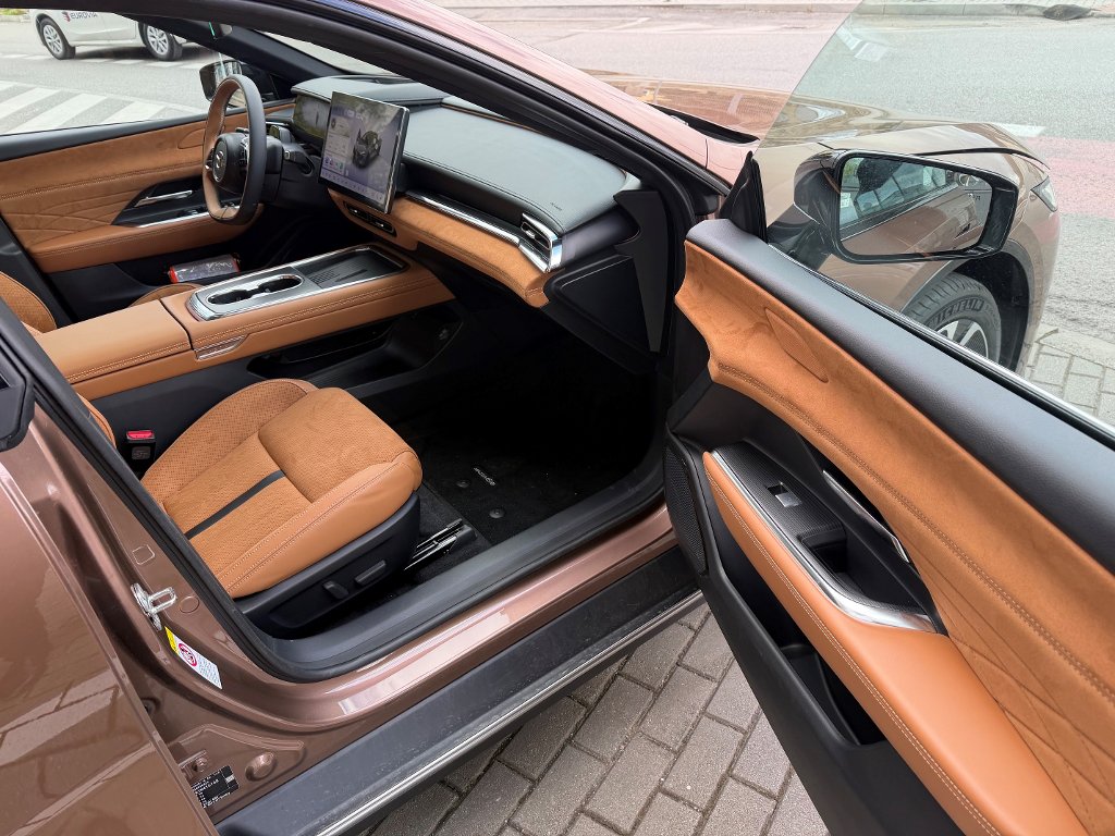 Mazda 6e