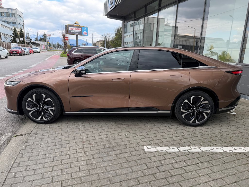 Mazda 6e