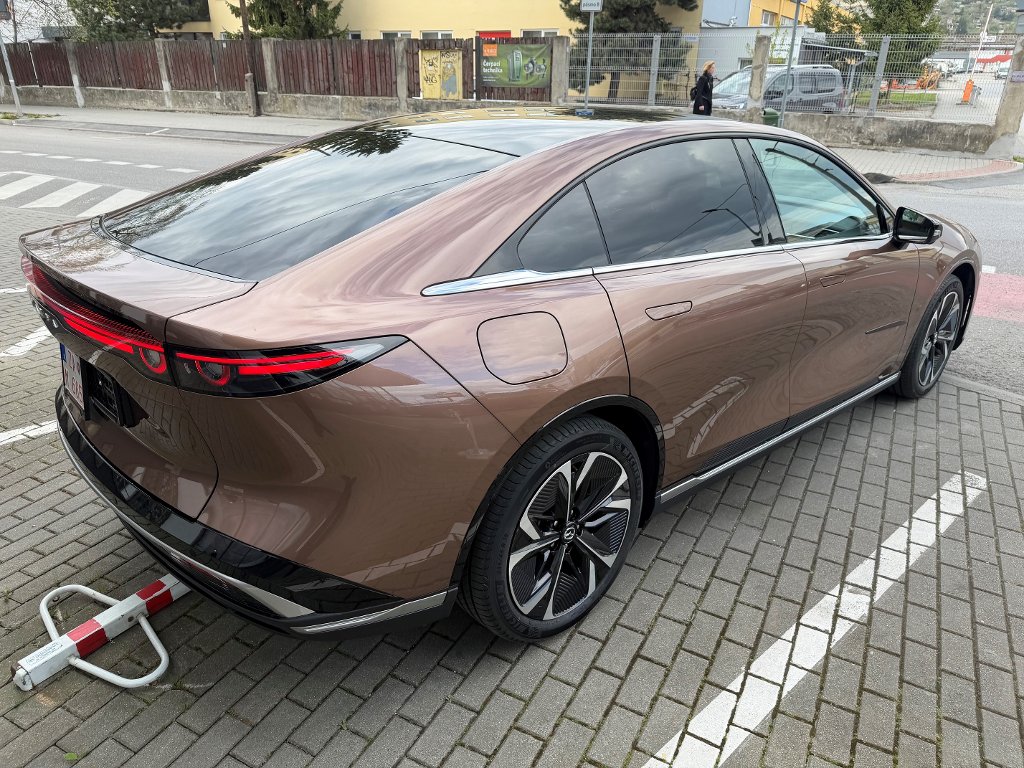 Mazda 6e