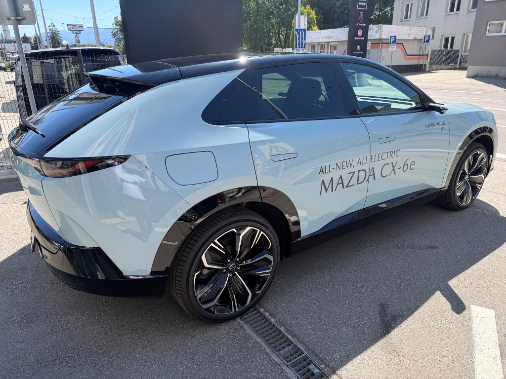 Mazda CX-6e