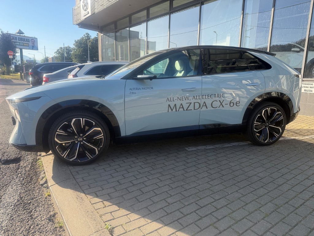 Mazda CX-6e