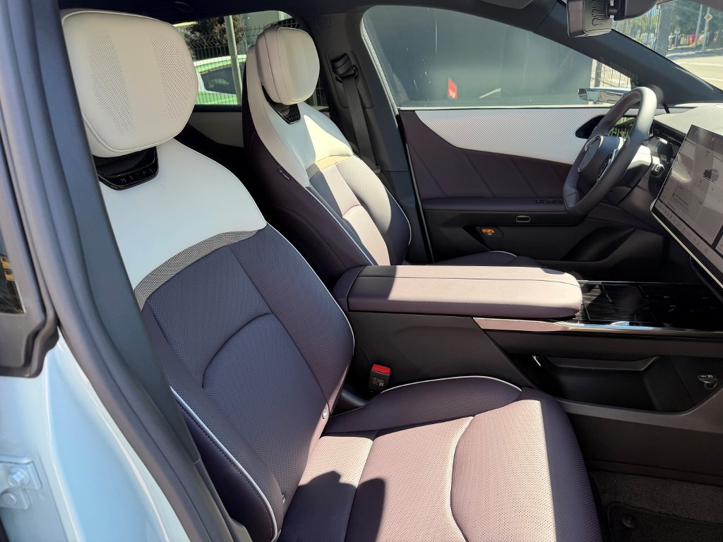 Mazda CX-6e
