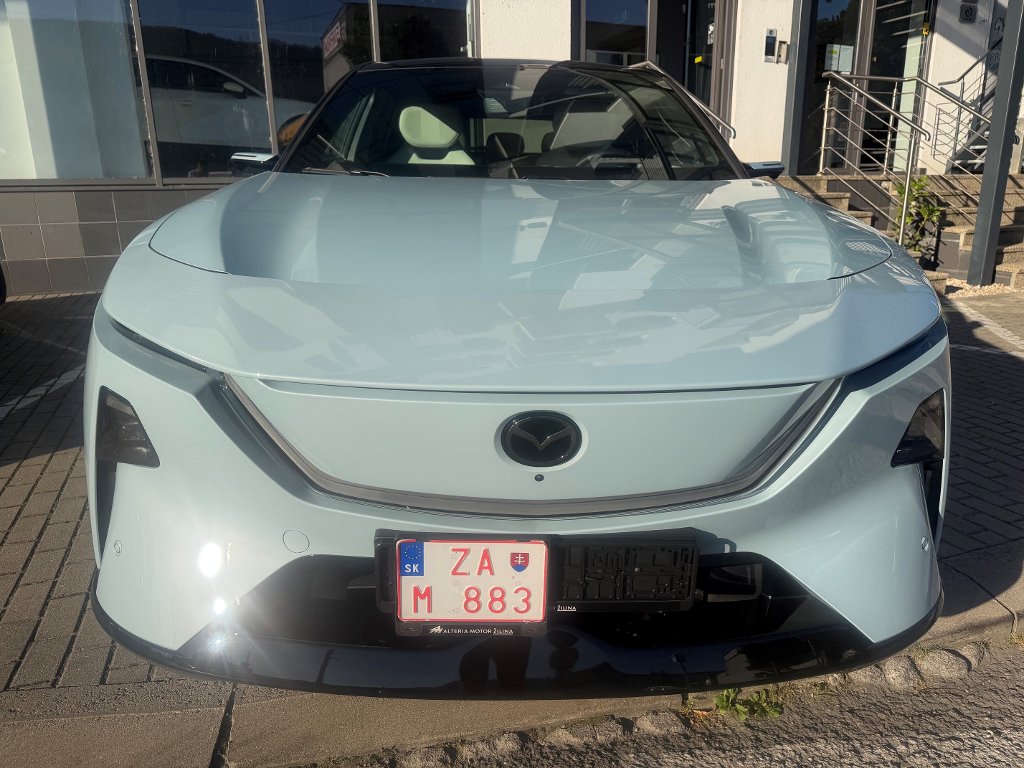 Mazda CX-6e