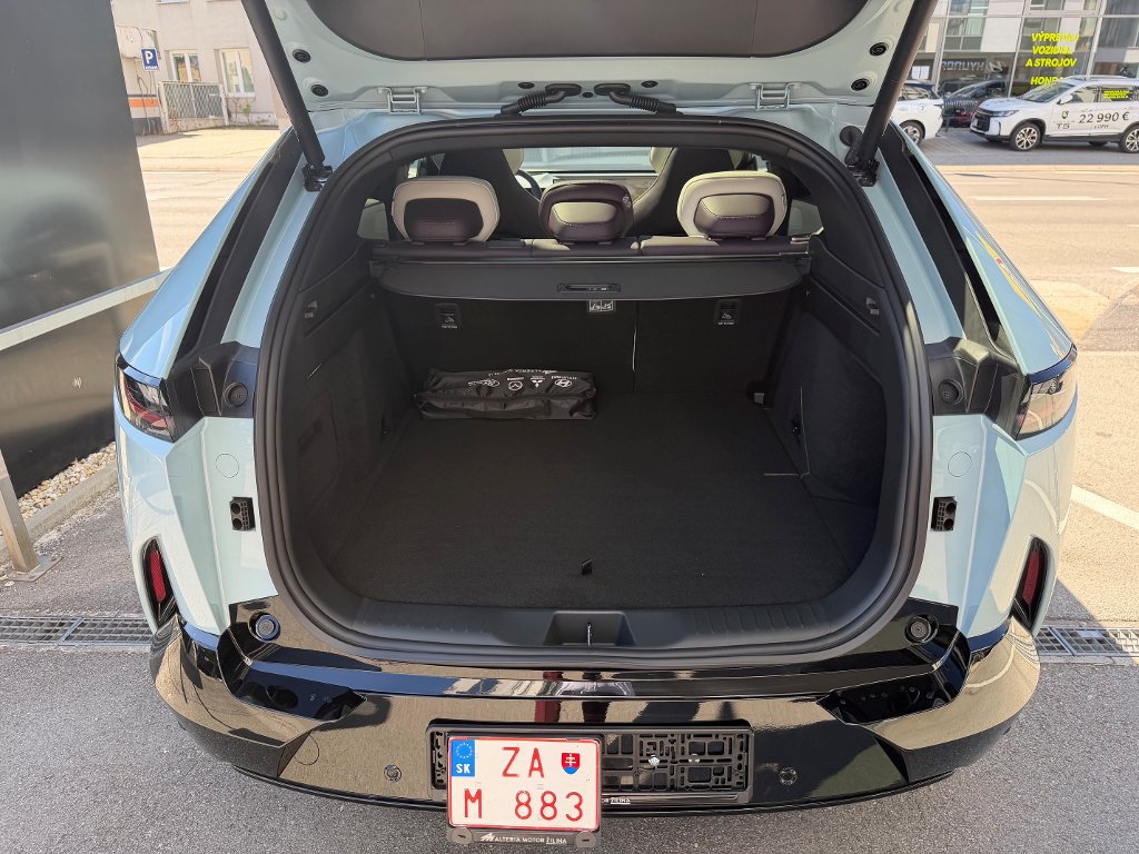 Mazda CX-6e