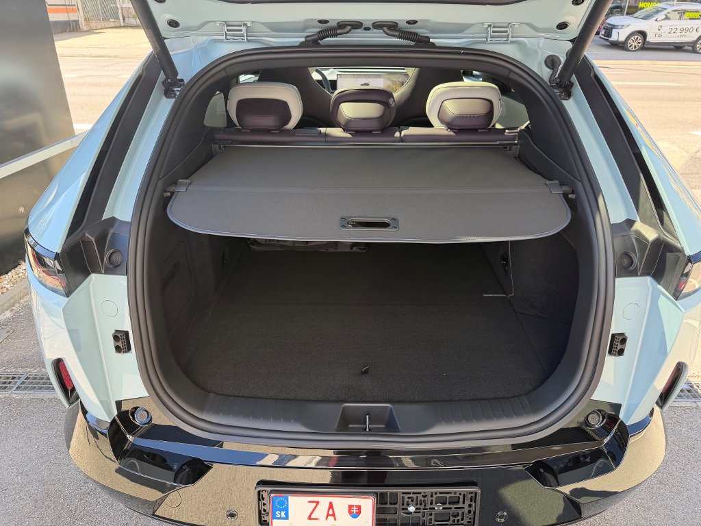 Mazda CX-6e