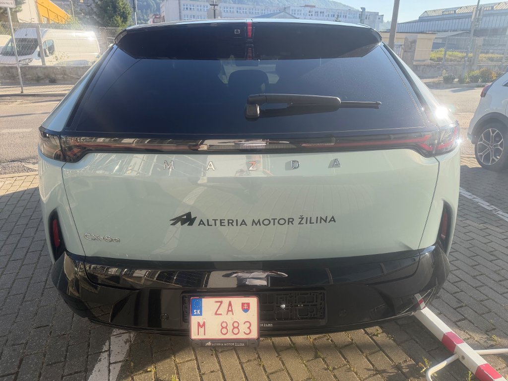 Mazda CX-6e