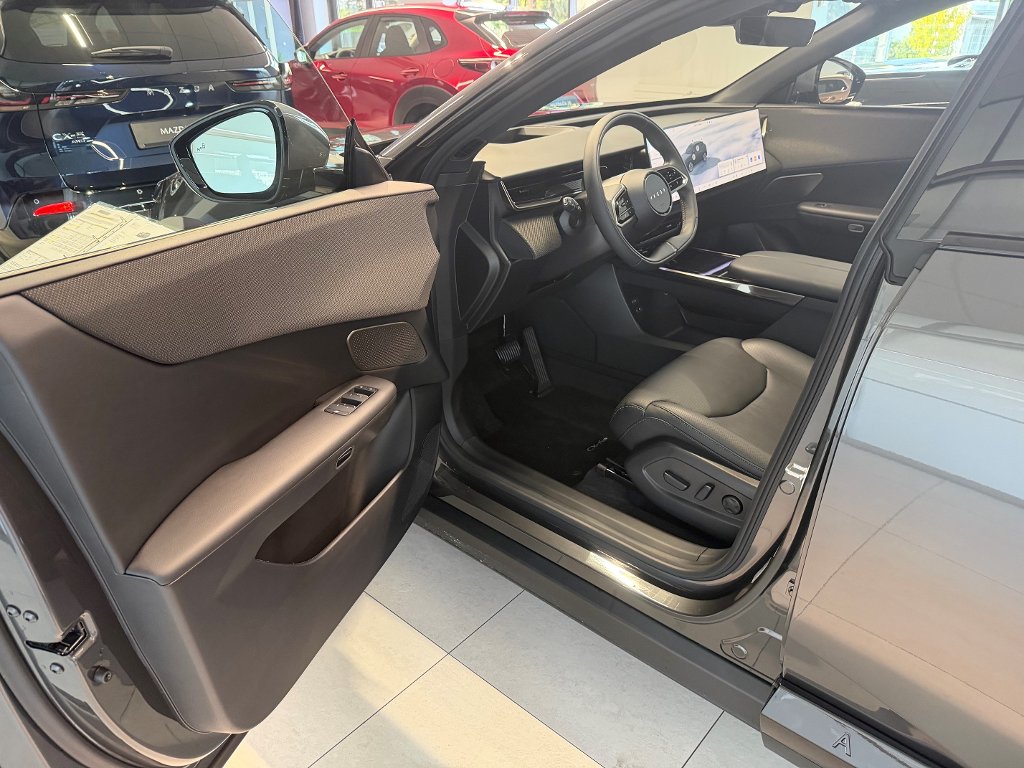 Mazda CX-6e