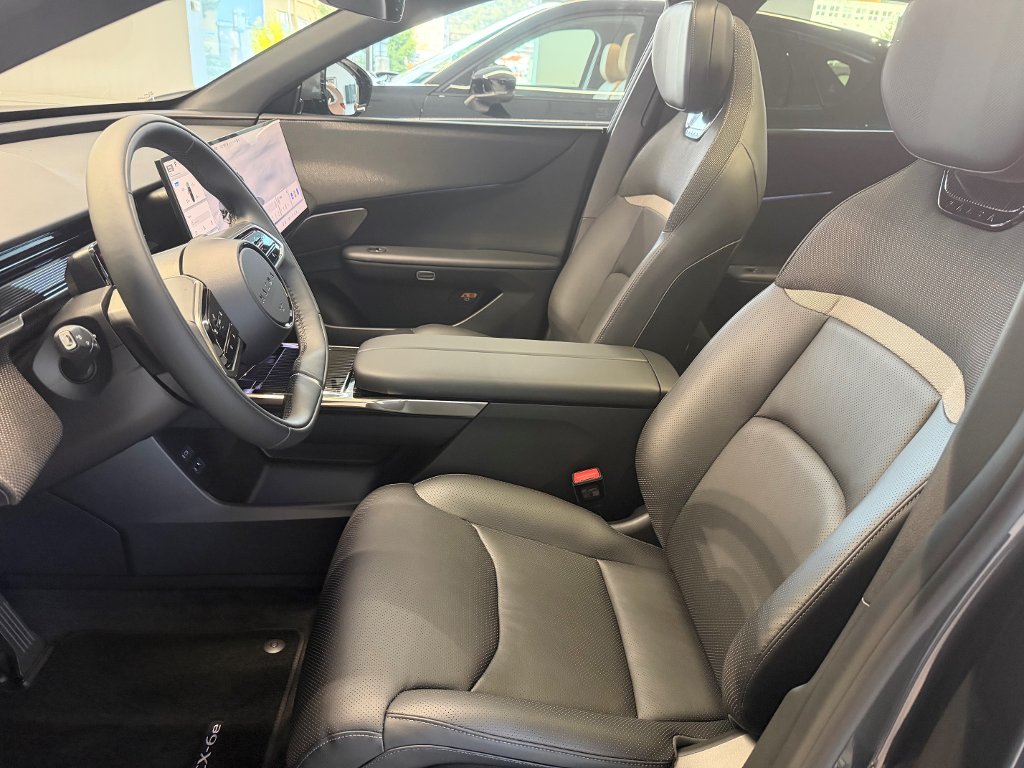 Mazda CX-6e