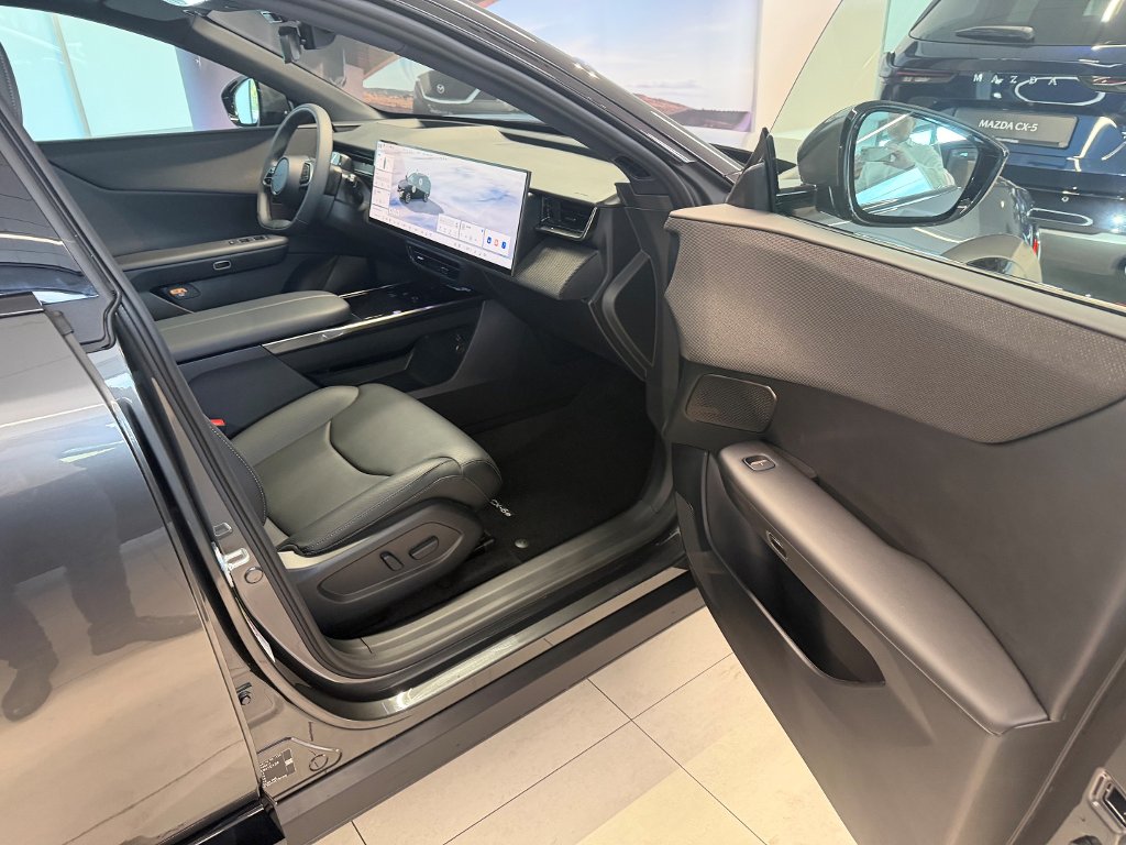 Mazda CX-6e