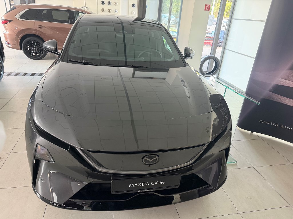 Mazda CX-6e