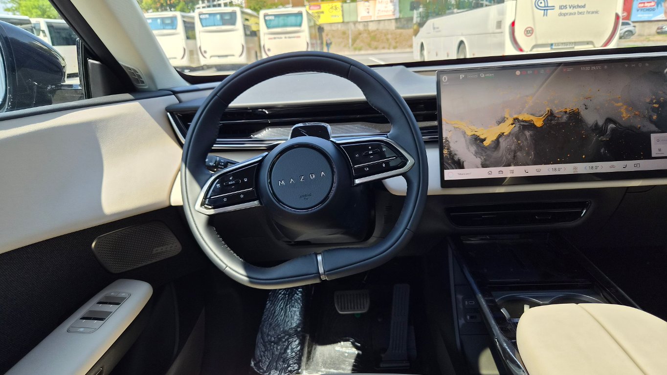 Mazda CX-6e