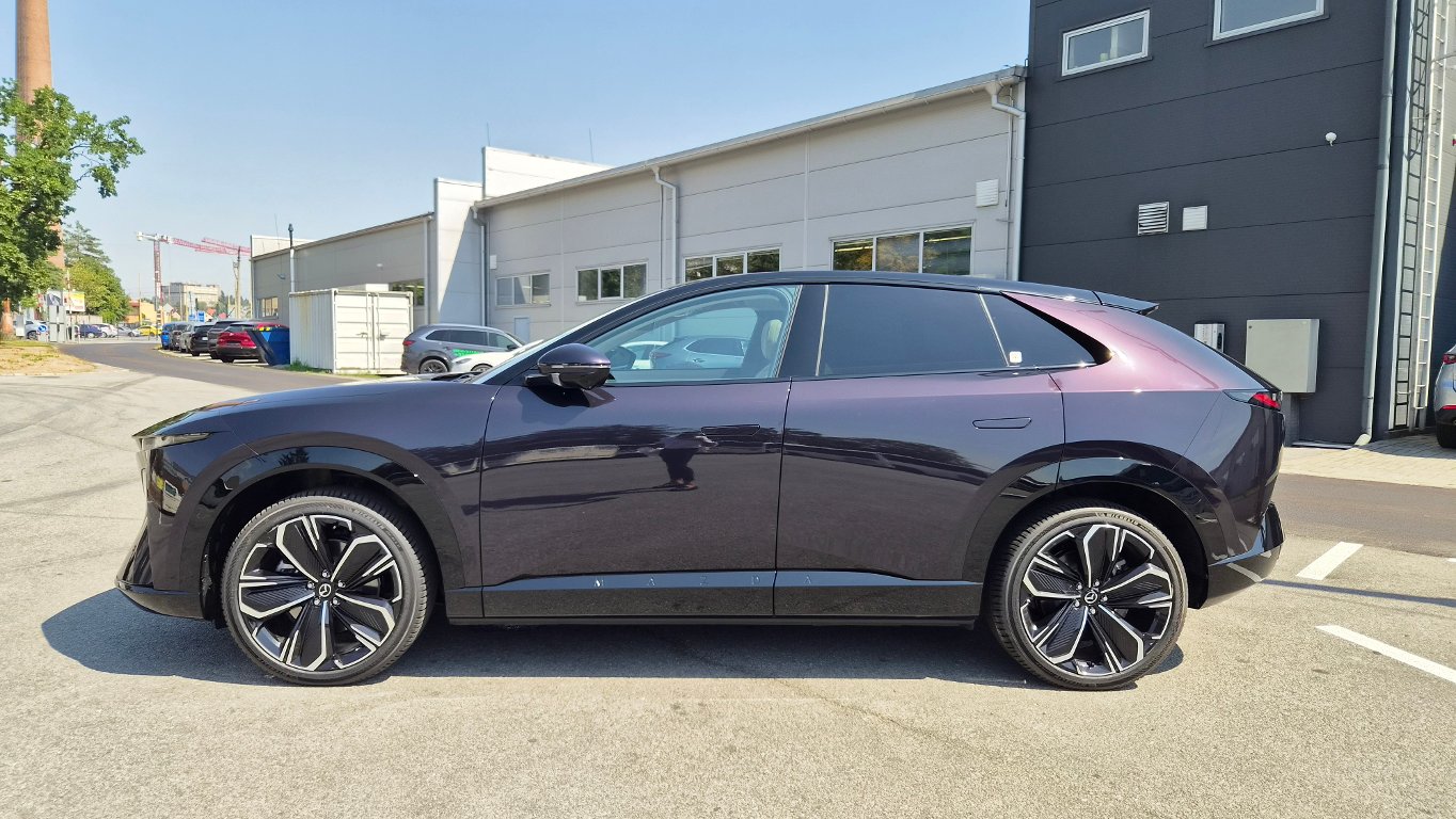 Mazda CX-6e
