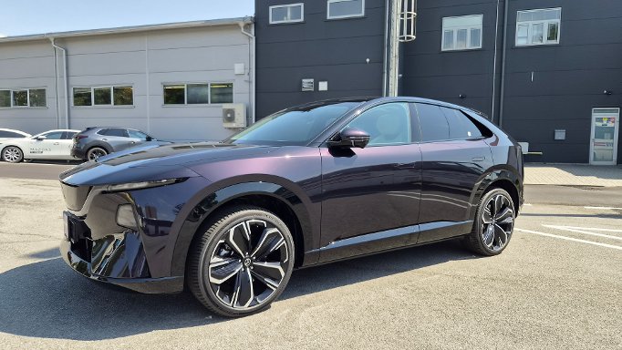 Mazda CX-6e