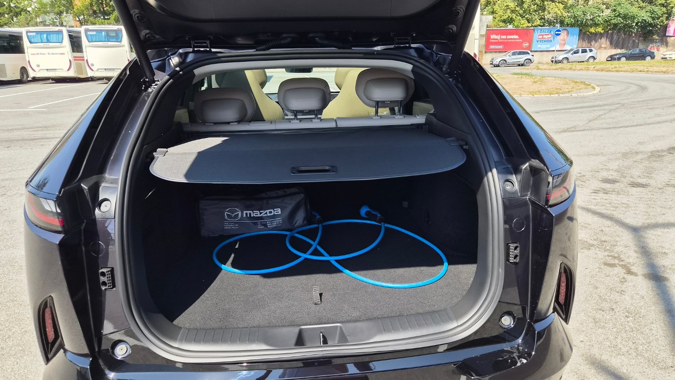 Mazda CX-6e