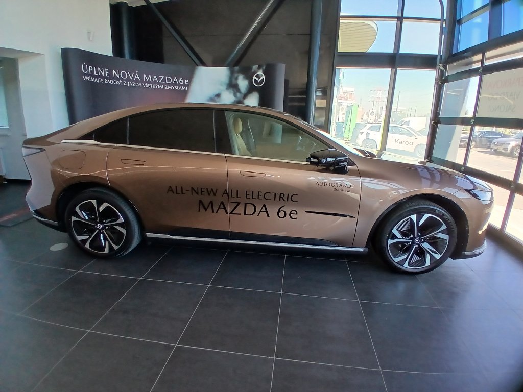 Mazda 6e