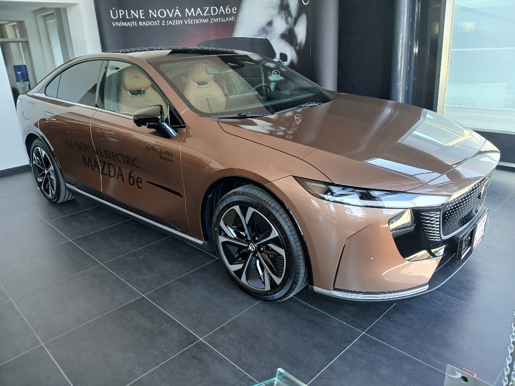 Mazda 6e