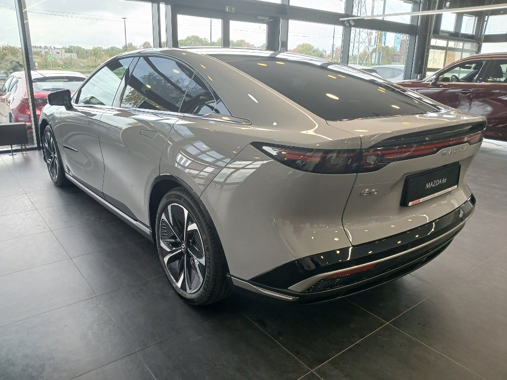 Mazda 6e