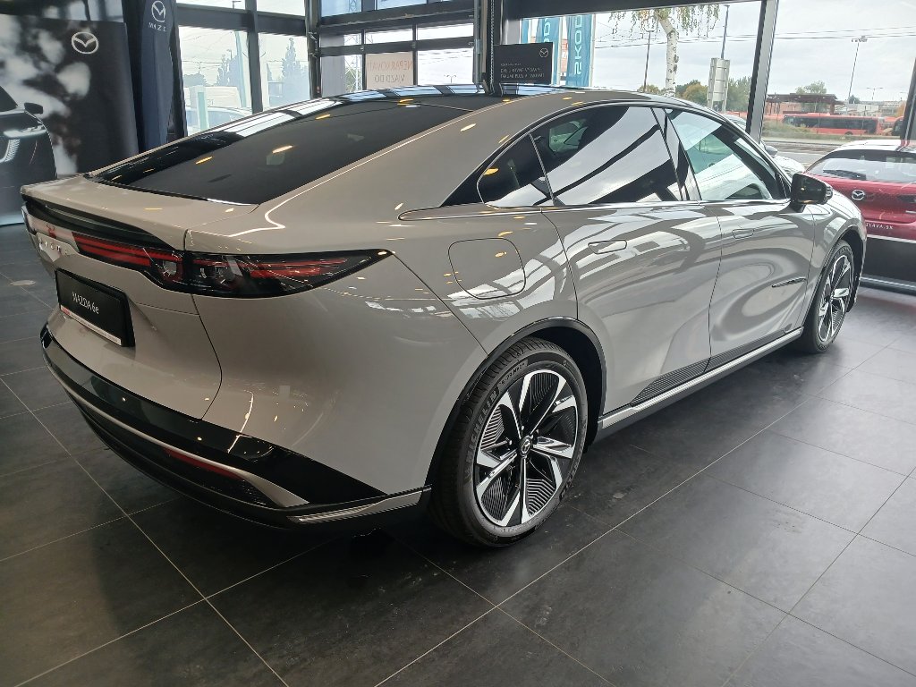 Mazda 6e
