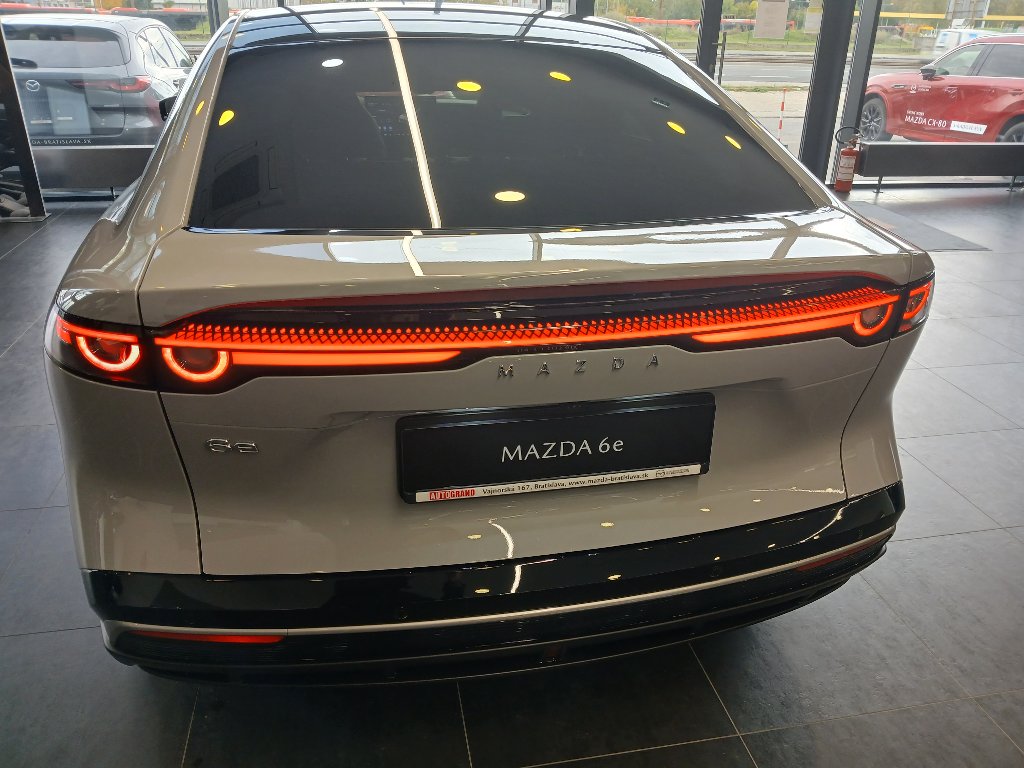 Mazda 6e