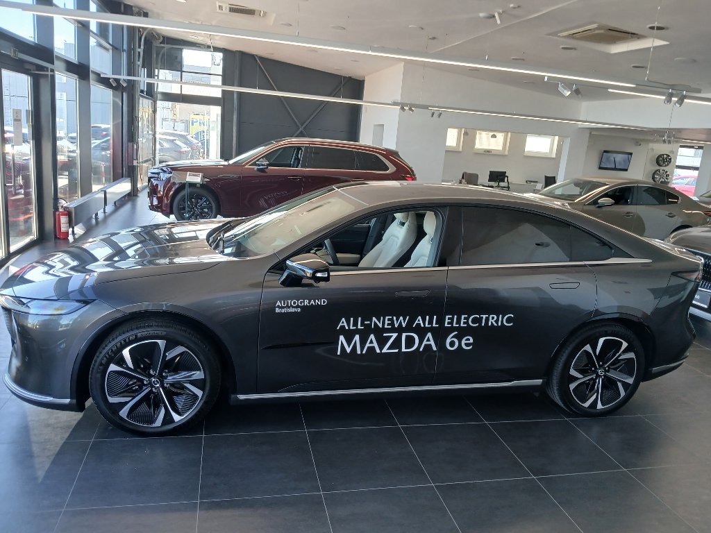 Mazda 6e