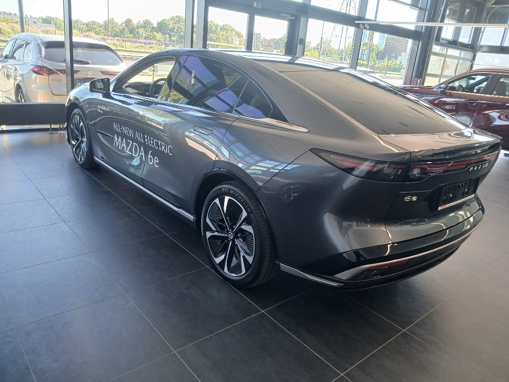 Mazda 6e
