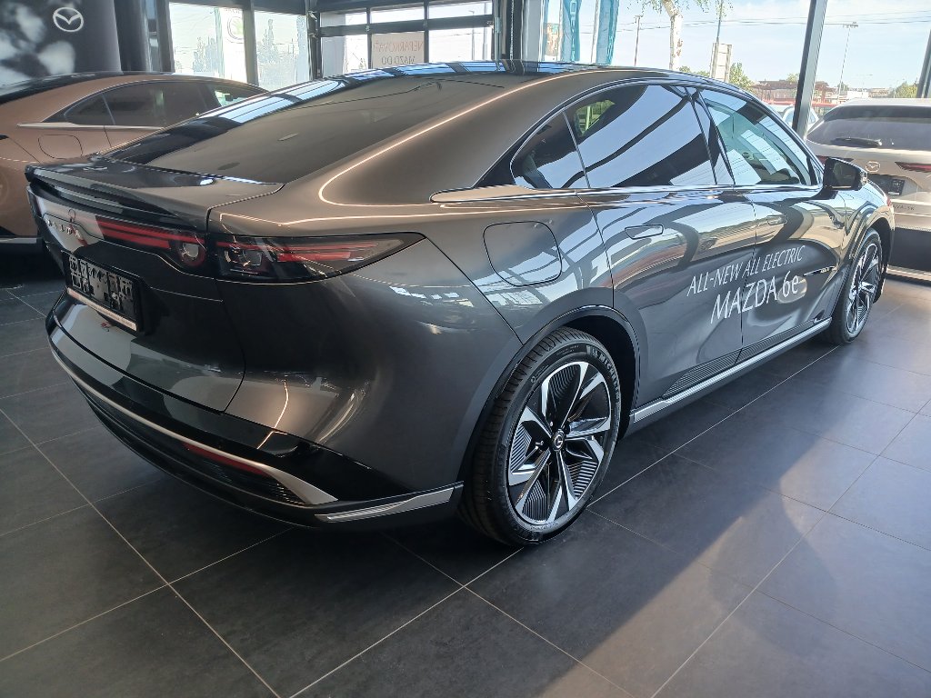Mazda 6e