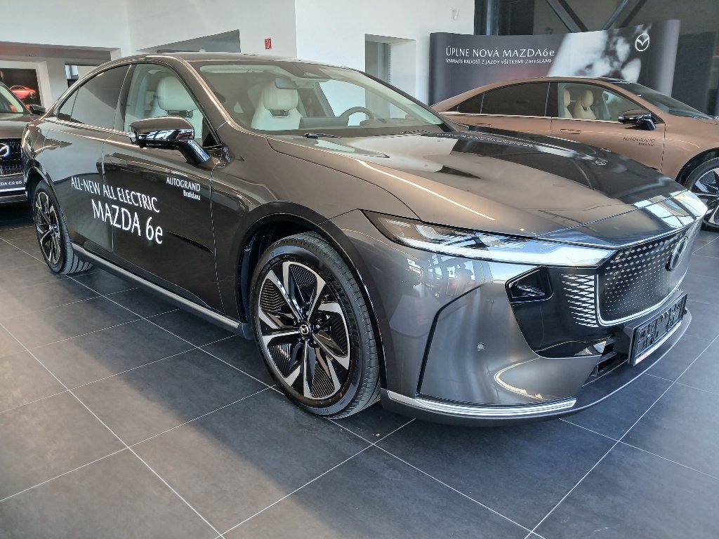 Mazda 6e