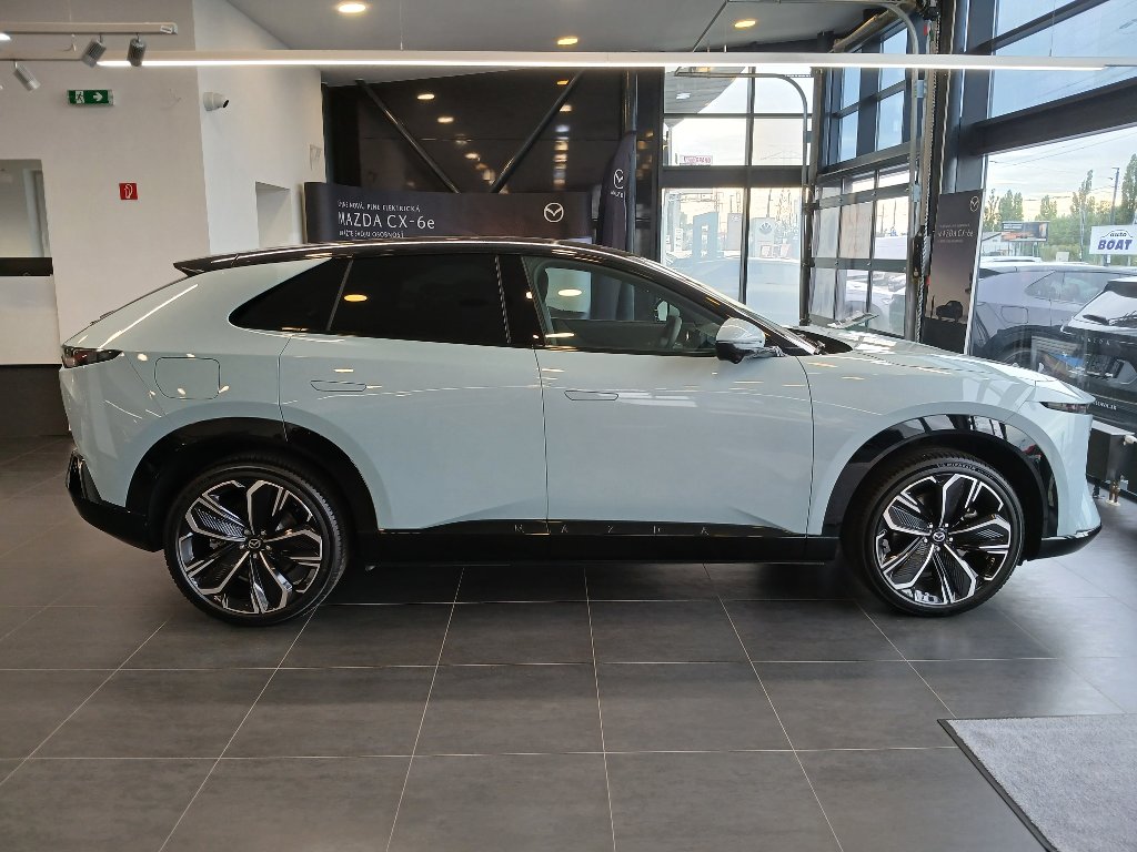 Mazda CX-6e