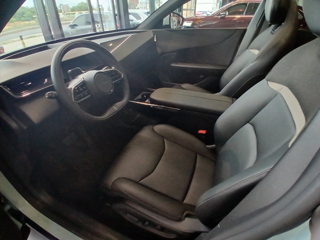Mazda CX-6e