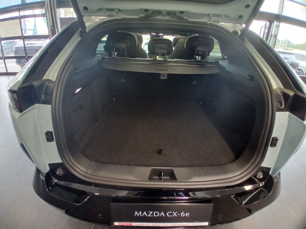 Mazda CX-6e