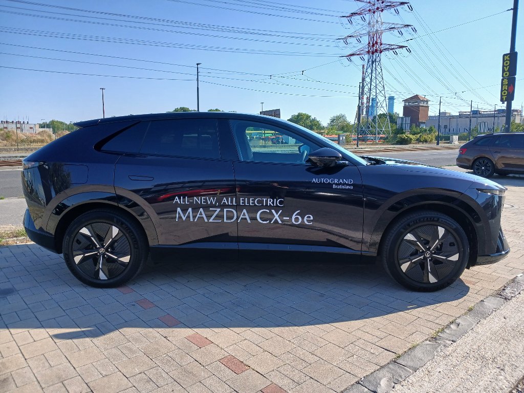 Mazda CX-6e