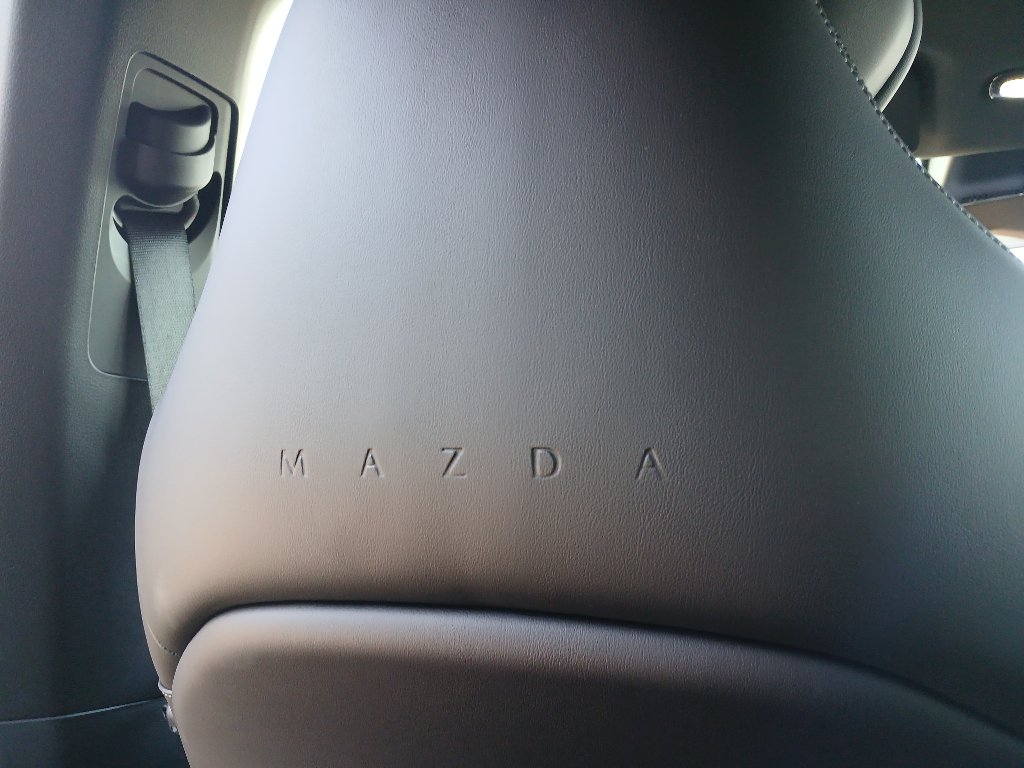 Mazda CX-6e