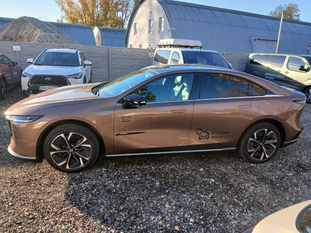 Mazda 6e