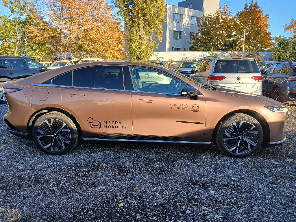 Mazda 6e