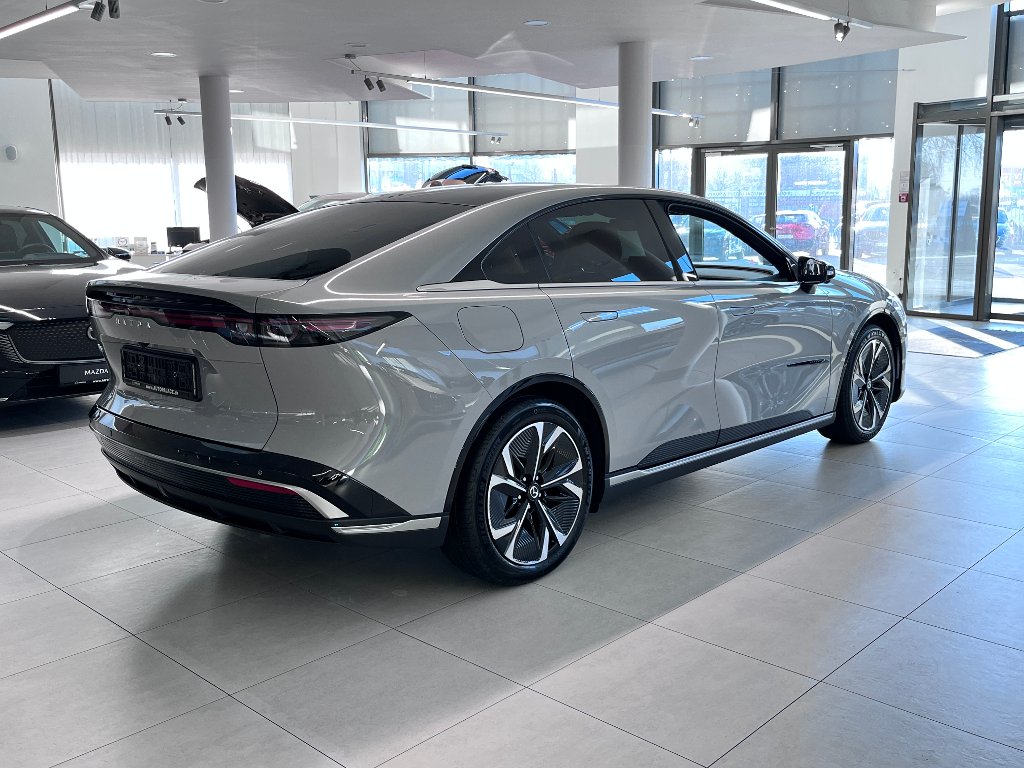 Mazda 6e