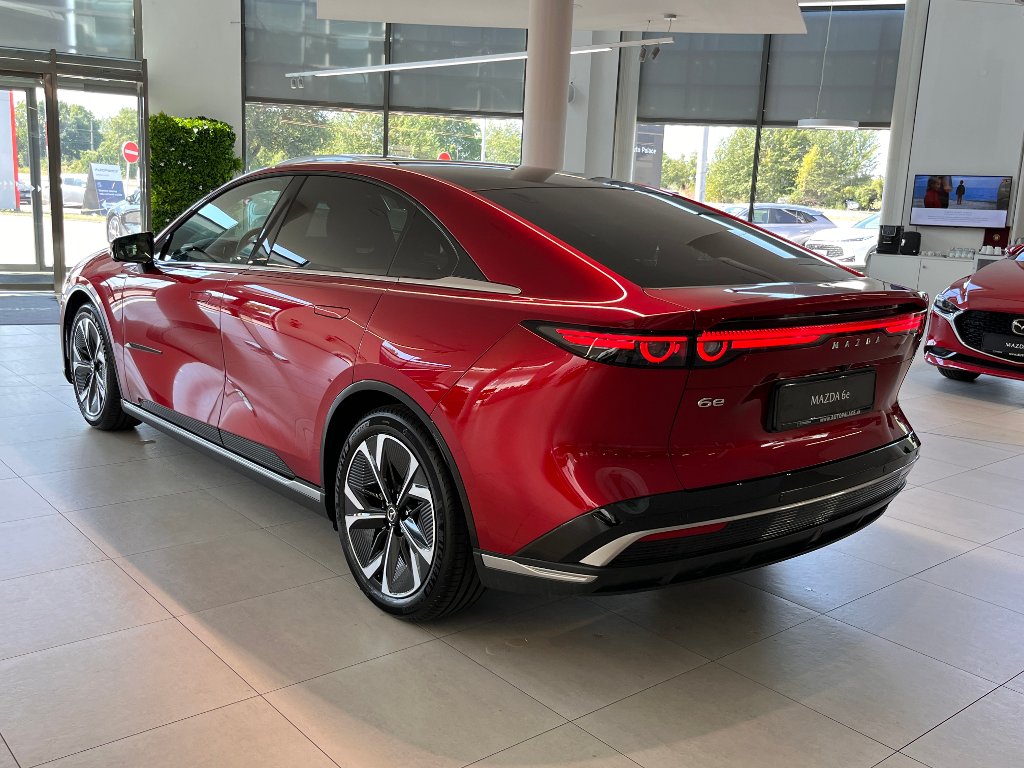 Mazda 6e