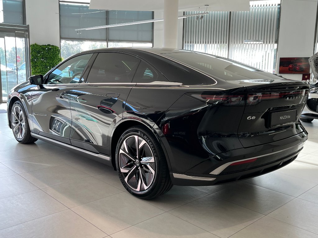 Mazda 6e