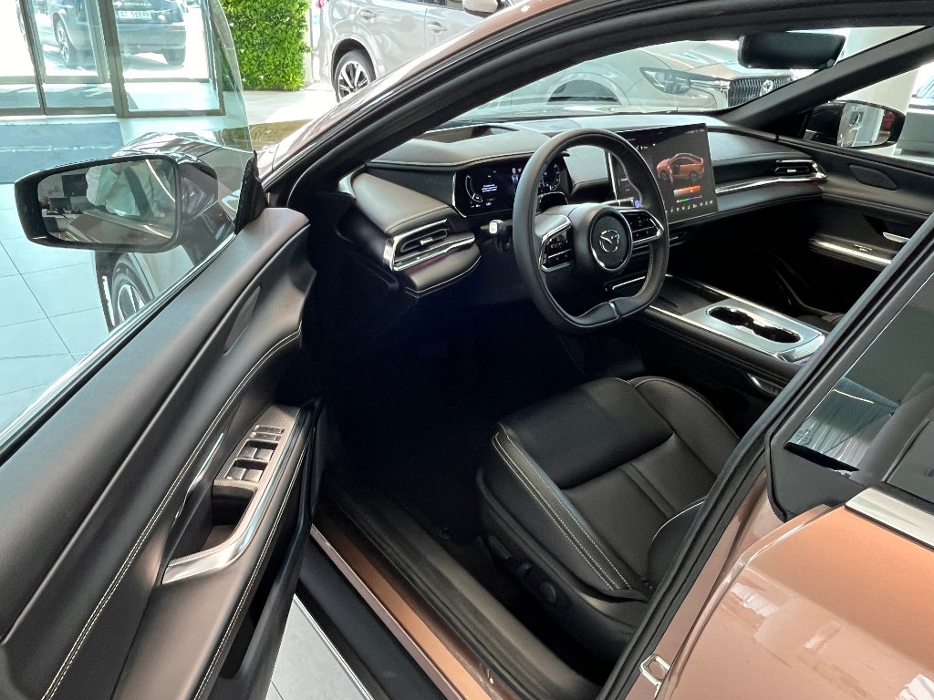 Mazda 6e