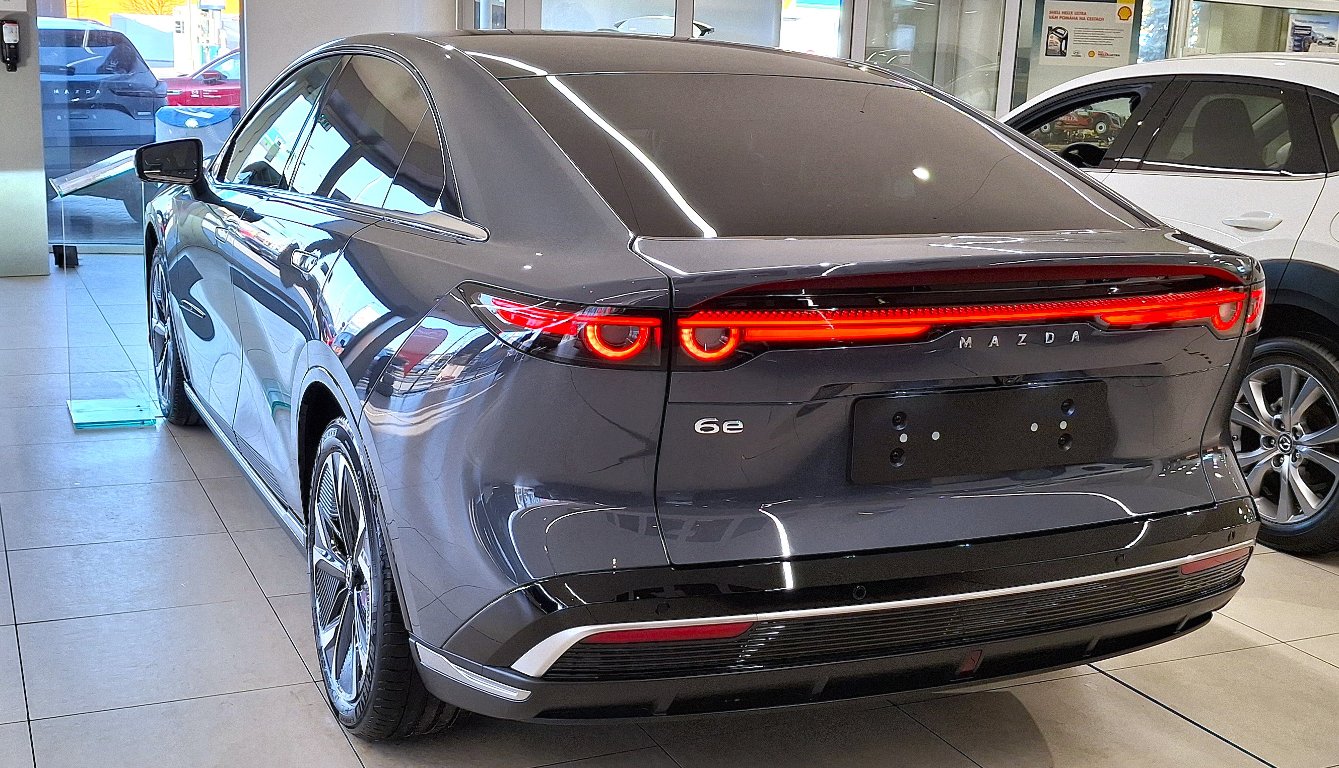 Mazda 6e