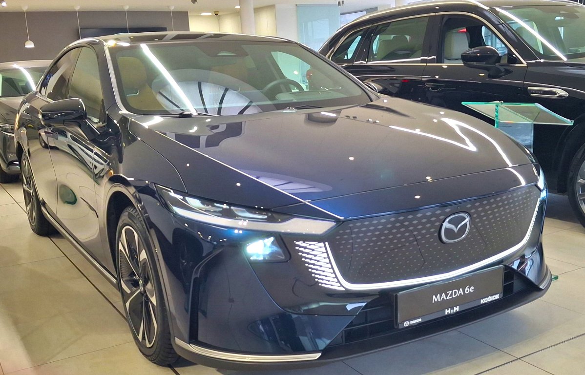 Mazda 6e