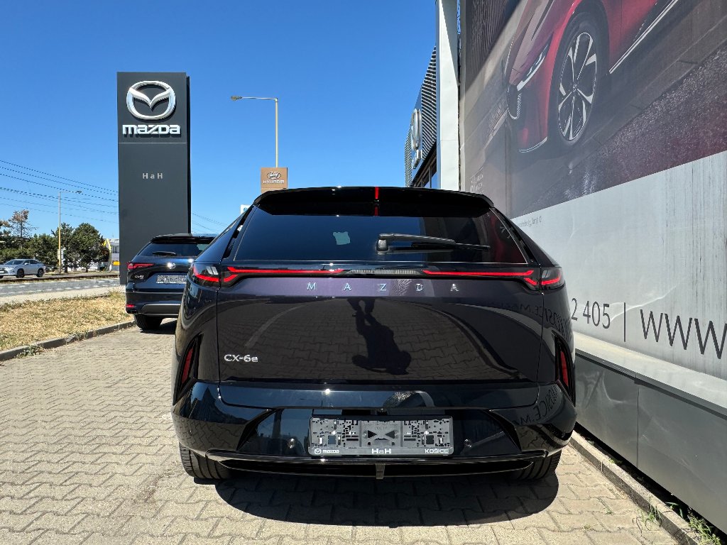 Mazda CX-6e