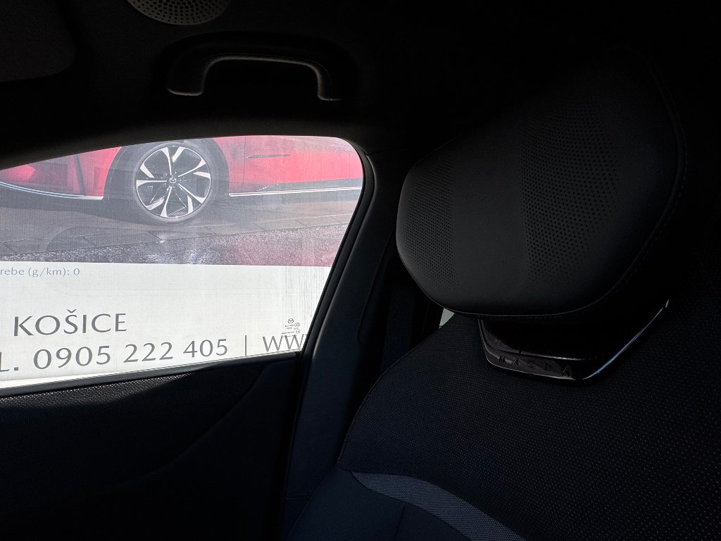 Mazda CX-6e