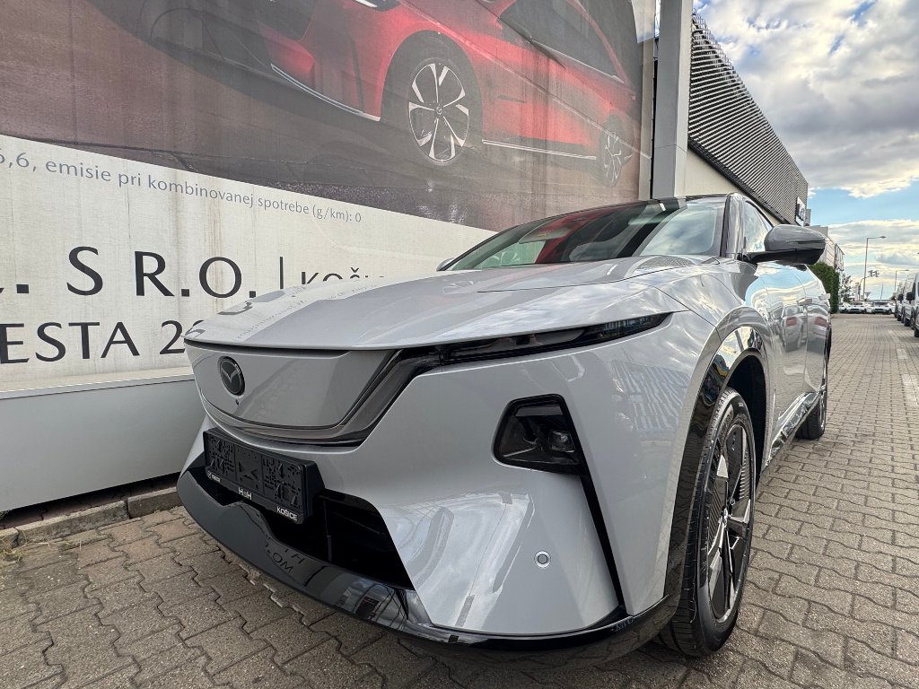 Mazda CX-6e