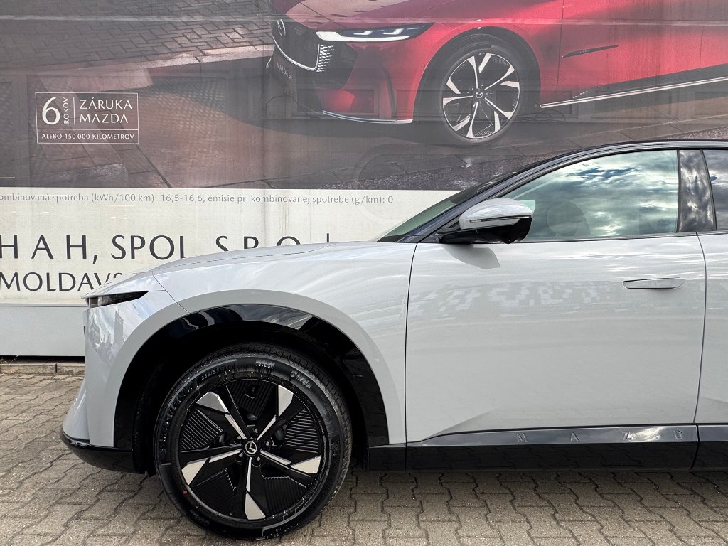 Mazda CX-6e